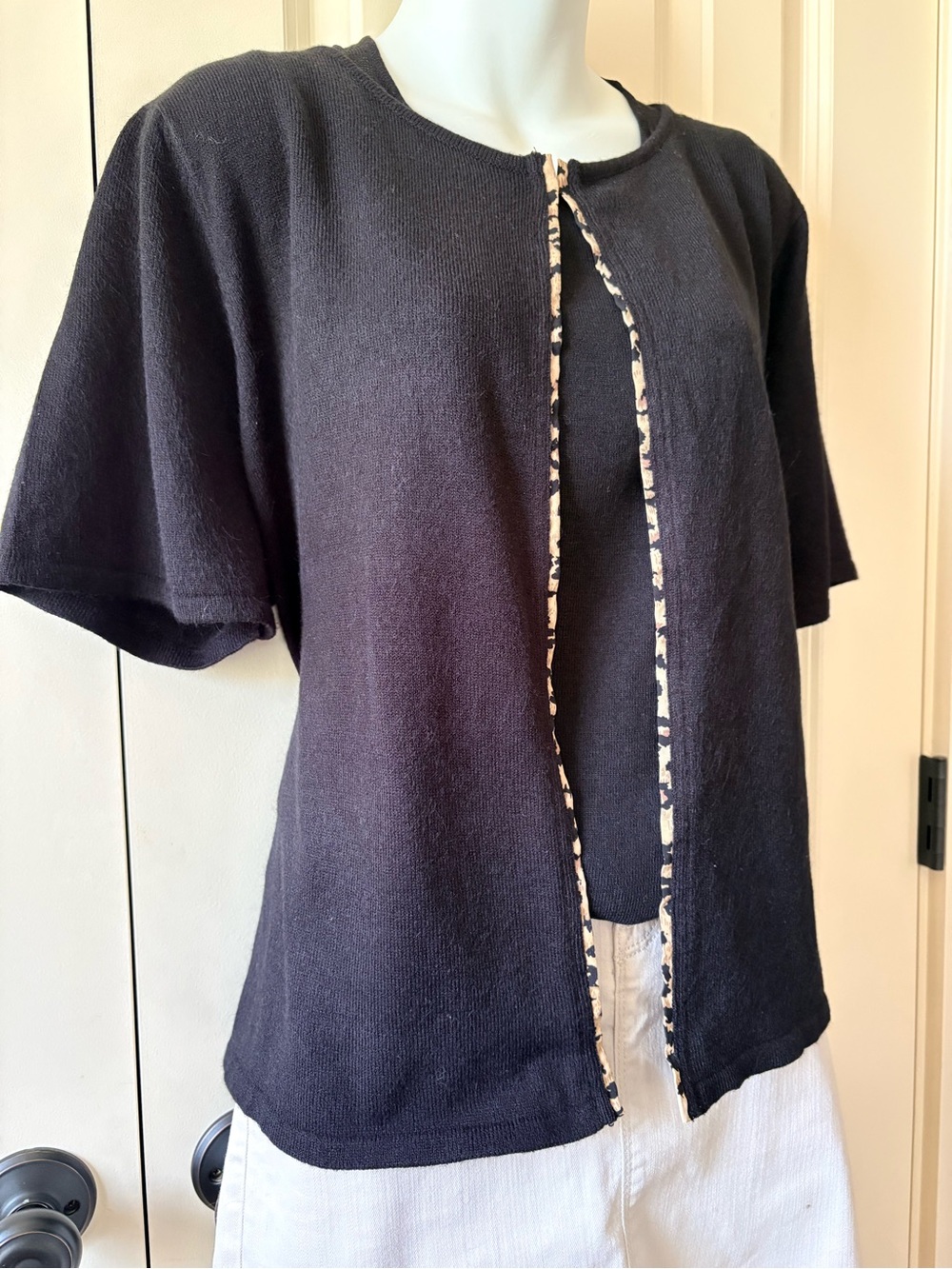 Classic Black Short-Sleeve Cardigan with Contrast Trim, size XL